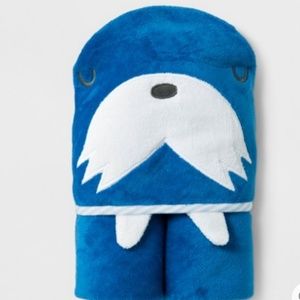 Walrus hooded towel
